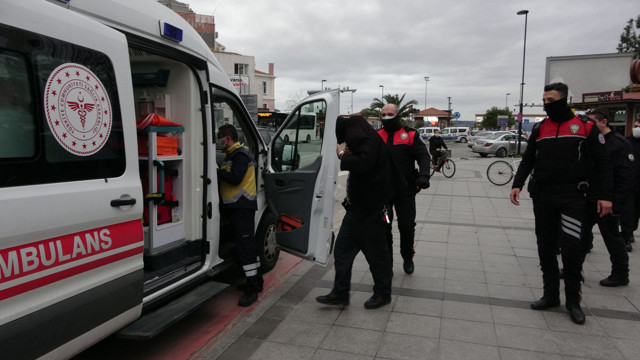 Çanakkale'de koronavirüs şüphelisi göbek atıp spor yaptı - Resim: 0