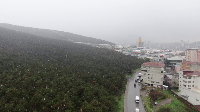 İstanbul'da kar yağışı başladı! İşte İstanbul'dan ilk kar manzaraları... - Resim: 2
