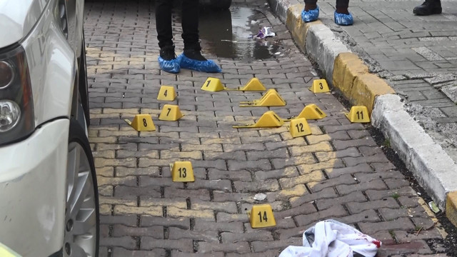 İstanbul Avcılar'da iş adamına lüks cipine binerken silahlı saldırı - Resim: 0