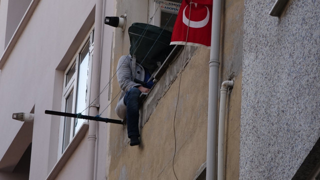 İstanbul Şişli'de kriz geçiren kişi özel harekat polisini harekete geçirdi - Resim: 0