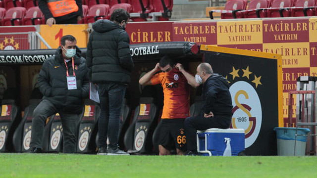 Arda Turan, Fatih Terim'le yedek kulübesinde ne konuştu? - Resim: 1