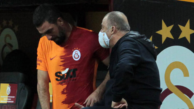 Arda Turan, Fatih Terim'le yedek kulübesinde ne konuştu? - Resim: 2