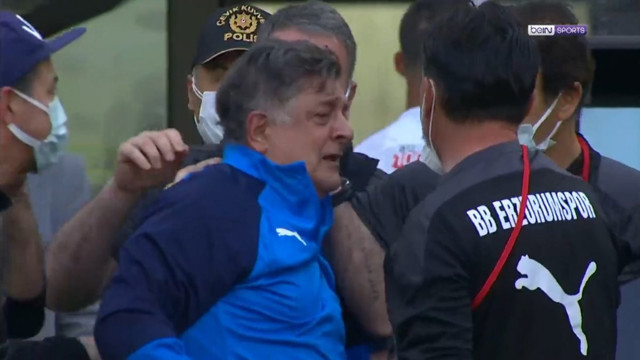 BB Erzurumspor Teknik Direktörü Yılmaz Vural hüngür hüngür ağladı - Resim: 1