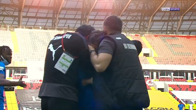 BB Erzurumspor Teknik Direktörü Yılmaz Vural hüngür hüngür ağladı - Resim: 2