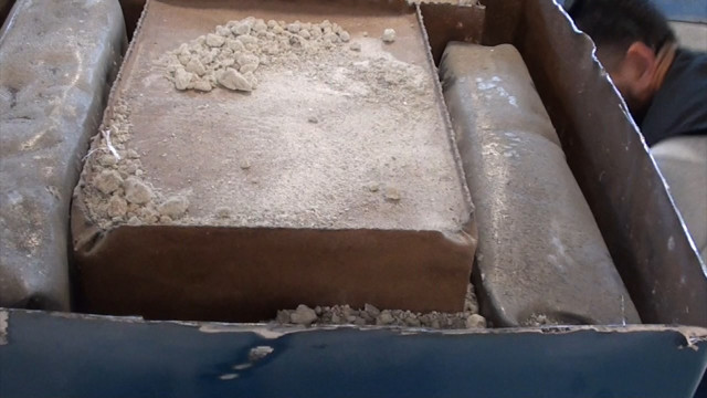 Uyuşturucu kaçakçılarının yöntemi ifşa oldu! Çelik kasalardaki gizli bölmeden çıktı - Resim: 1