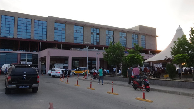 Diyarbakır'da silahlı kavga 2 ölü 15 yaralı - Resim: 0