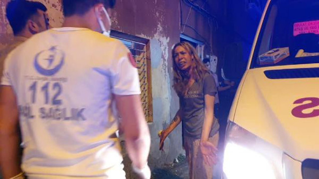 Adana iki kadın arasında bıçaklı kavga: 1 yaralı - Resim: 0