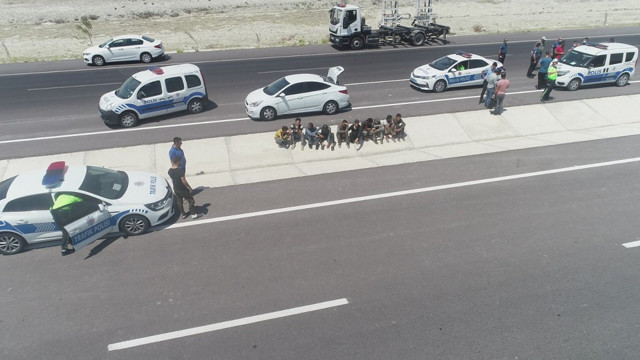 Konya'da dur ihtarına uymayan sürücü aracı bırakıp kaçtı manzara şaşkına çevirdi - Resim: 2