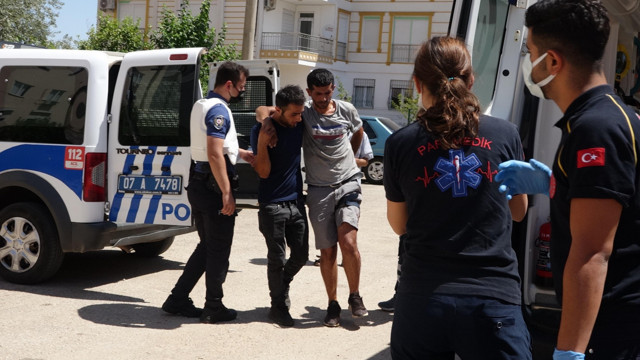 Antalya'da kız arkadaşa sürprizi bozan komşunun ayağına sıktı - Resim: 1