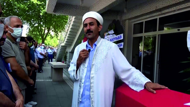 Amasya'da babaya en zor görev! Kazada ölen astsubay oğlunun cenaze namazını kıldırdı - Resim: 0