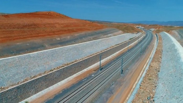 Yüzde 47'si tamamlandı! Yolculuk süresi 3,5 saatten 1 saat 35 dakikaya inecek - Resim: 1