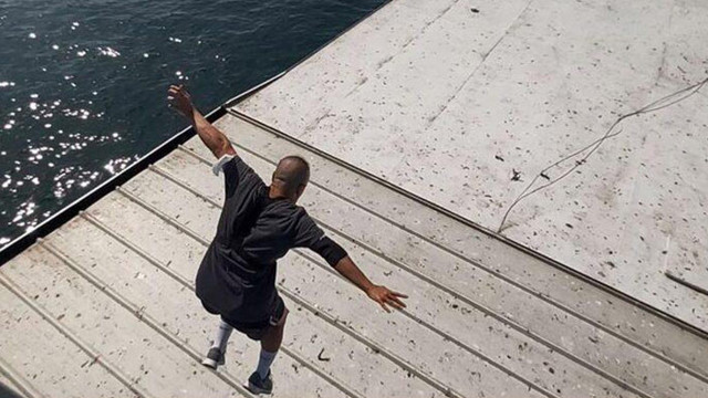 Tık uğruna Galata Köprüsü'nden gemiye atlayan fenomen gözaltına alındı - Resim: 0
