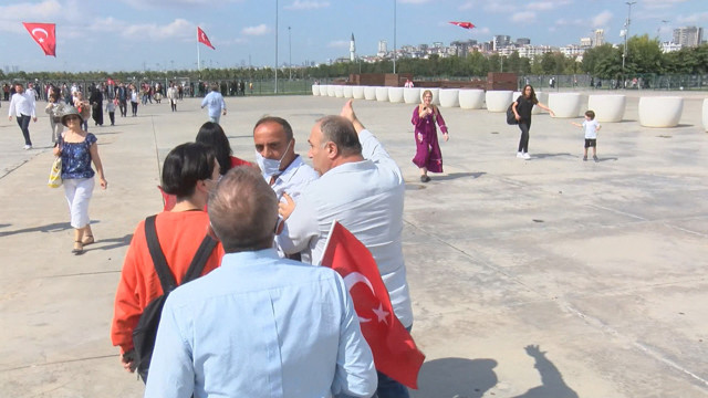 Aşı karşıtlarının mitinginde dikkat çeken detay; aralarında 2 doz aşı olanlar da fazla - Resim: 0