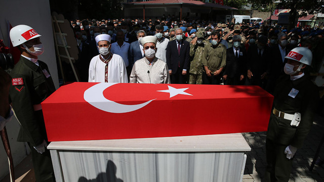 Şehit Piyade Sözleşmeli Er Turgay Abacı, Hatay'da son yolculuğuna uğurlandı - Resim: 0