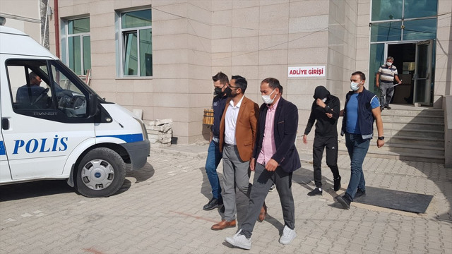 Erzincan'da 16 göçmen yakalandı - Resim: 0