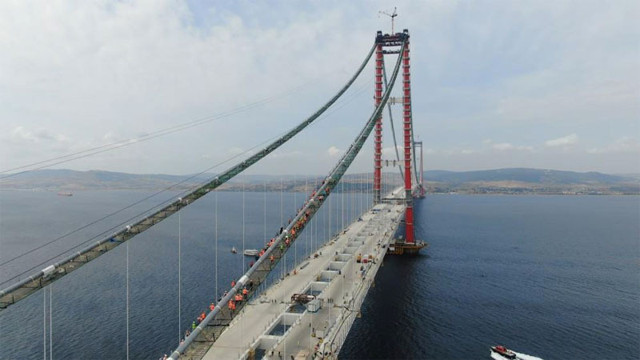 Adil Karaismailoğlu 1915 Çanakkale Köprüsü'nün kedi yolundan yürüyerek karşıya geçti - Resim: 3