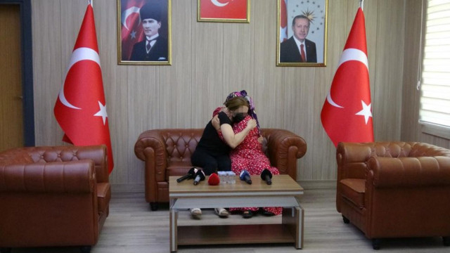 Mardin'de bir kadın PKK'lı terörist daha teslim oldu - Resim: 0