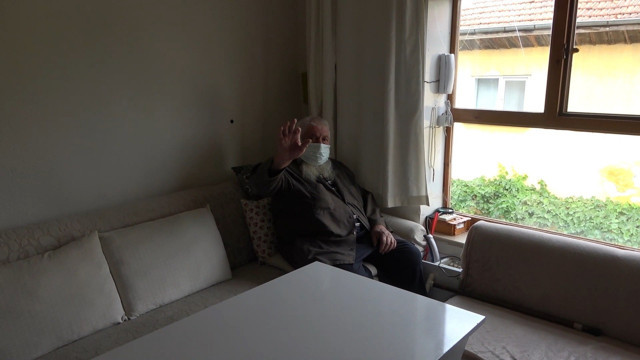 92 yaşındaki Yaşar Güldüren koronavirüse yendi! Sırrını açıkladı: Aşı olduk, kurtulduk - Resim: 0