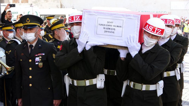 Pençe-Yıldırım şehidi Yunus Emre Yalman Osmaniye'de toprağa verildi - Resim: 0