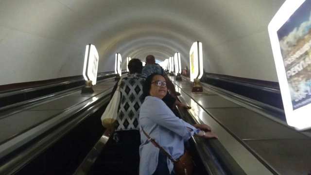 Dünyanın en derin metrosu! Merdivenlerden inme süresi 5 dakikayı buluyor - Resim: 0