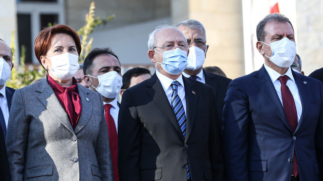 Meral Akşener ve Kemal Kılıçdaroğlu Mersin'de buluştu: Bu kalabalığı daha evvel burada toplayamayanlar vardı - Resim: 0