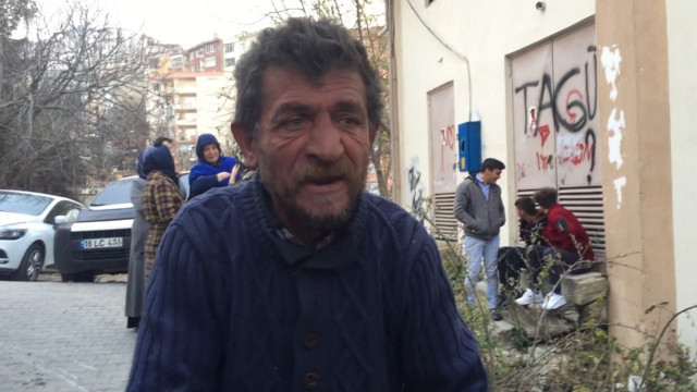 3 yıl önce sigara içerken yaktığı evin yerine yapılan kulübeyi de sigara ile yakıp öldü! - Resim: 1