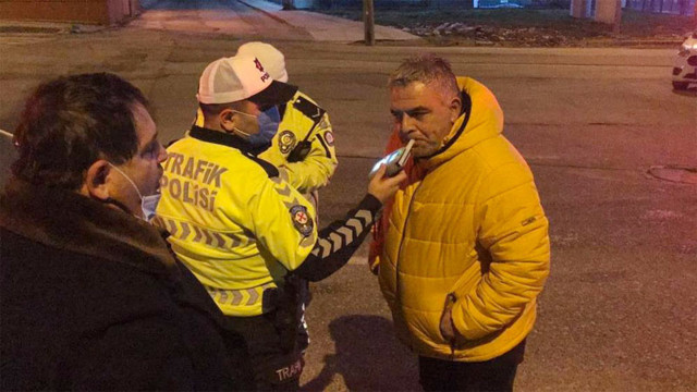 Edirne'de taksi şoförü kaza yapınca ortaya çıktı ehliyetine 6 ay el konuldu - Resim: 0