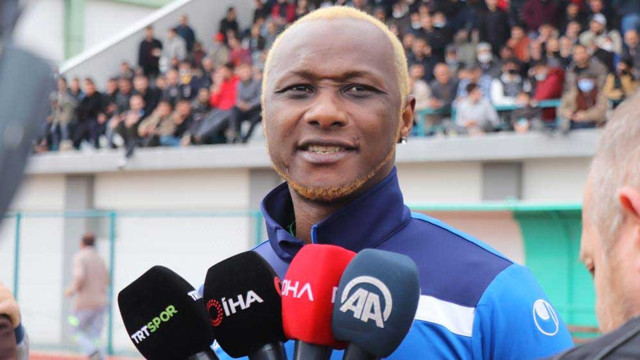 41 yaşında yeşil sahalara dönen İbrahim Yattara, gençlere taş çıkardı - Resim: 1