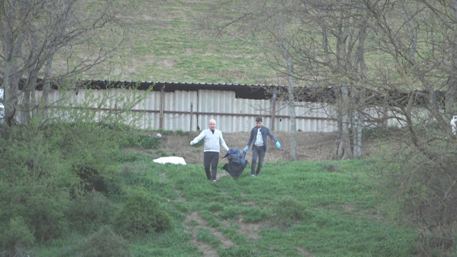 Balıkesir'de aile faciası! Uyuşturucu kullanıp eşi ile oğlunu öldürdü kendisi ve kızı yaralı - Resim: 0