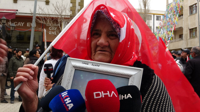 Terör örgütü PKK tarafından evladı kaçırılan baba isyan etti: Biz ağlarken HDP düğün yapıyor - Resim: 0