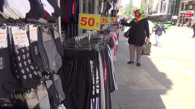 Alışveriş tutkusu hayatını karattı! Borcunu ödemek için çektiği kredi ile de alışveriş yaptı! 'Hepsi benim sandım' - Resim: 0