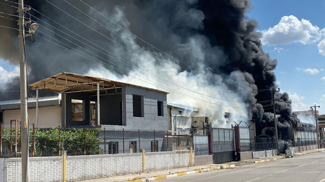 Diyarbakır’da kozmetik fabrikasında yangın çıktı! Yaralılar var - Resim: 0