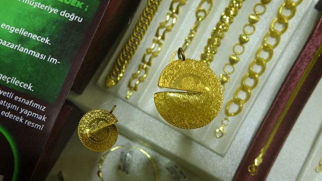 Türkiye'de bir ilk! Satışı yasaklanan altınlar makasla kesilecek - Resim: 0