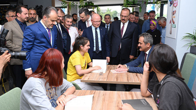 Bursa'da Vatan Gençlik Merkezi hizmete açıldı - Resim: 2