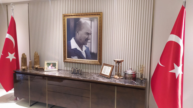 6'lı Masada dikkat çeken objeler! İşte o objeler ve simgesel anlamları... - Resim: 0