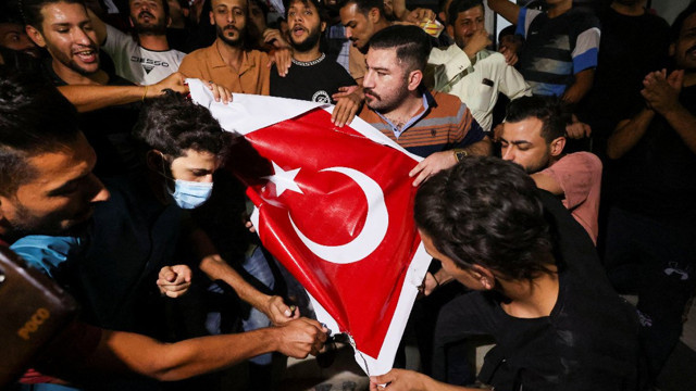 Türk bayrağı yaktılar! Irak'tan Türkiye'ye kara iftira ABD açıklaması da rezalet - Resim: 0