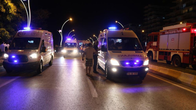 Edirne’de iki otomobil çarpıştı: Ortalık savaş alanına döndü - Resim: 3