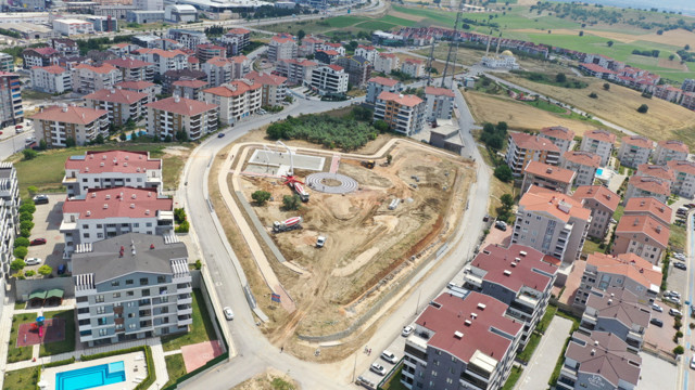 Bursa Büyükşehir Belediyesi hedefe ilerliyor; Görükle Göçmen Konutlarına ayrıcalıklı park - Resim: 0