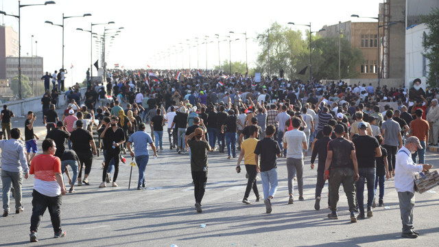 Irak'ta Parlamento baskını! Sadr yanlısı grup Meclis'e girdi - Resim: 4