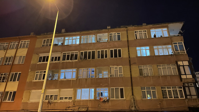 Çocuğun oyunu faciayla bitti! 5. kattan yere çakıldı, ağır yaralı - Resim: 0