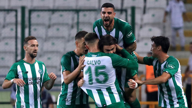 Avrupa'da çifte zafer! Konyaspor ve Başakşehir bir üst tura yükseldi - Resim: 0