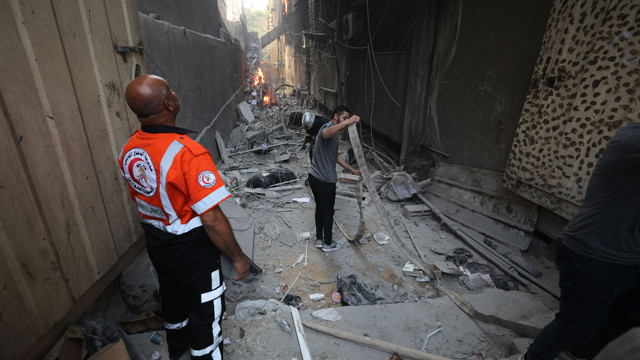 İsrail Gazze Şeridi'ni vurdu: Çok sayıda ölü var yaralı var - Resim: 2