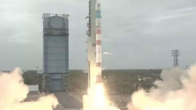 Hindistan'ın roketi uyduları yanlış yörüngeye yerleştirince uydular imha oldu - Resim: 0