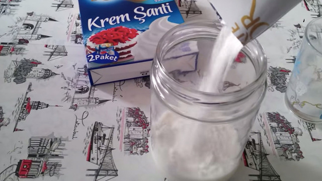 Sadece iki dakikada kıvırarak krem şantinizi kavanozda çırpın! Çok basit miksere gerek bile yok - Resim: 1