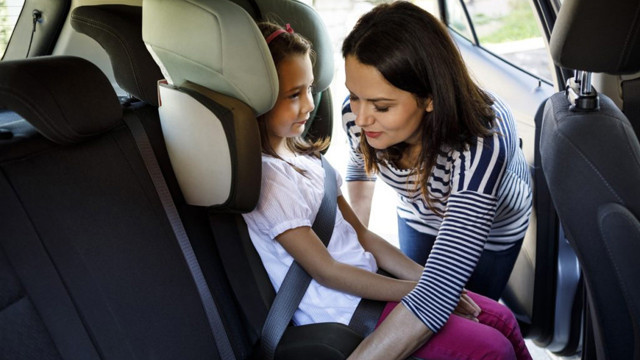 Çocuklara emniyet kemeri zorunlu oldu araç sahipleri şokta motor, bisiklet, scooter için de... - Resim: 0