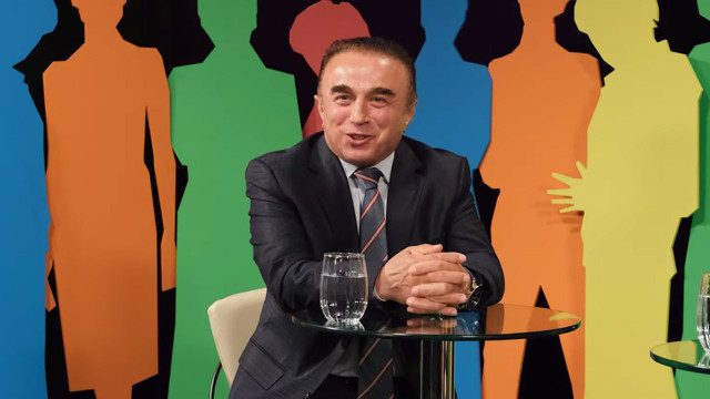 Dekolteyle gezen lafa katlanır diyen fıs fıs İsmail'in mini etekli kız fotoğrafları ifşa oldu - Resim: 2