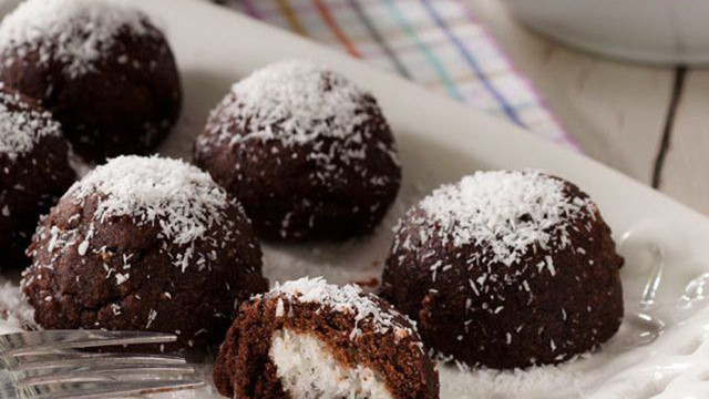 Her yiyen bu tarifi nereden aldığınızı soracak! İşte misafir çatlatan kokoş kurabiye - Resim: 0