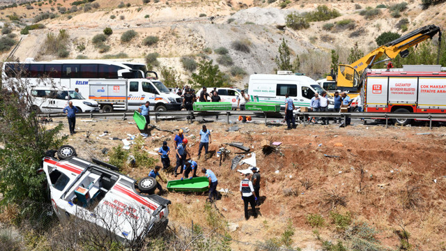 Türkiye'yi yasa boğan kazalarda flaş gelişme! 2 tır sürücüsü ve otobüs şoförü tutuklandı! - Resim: 3
