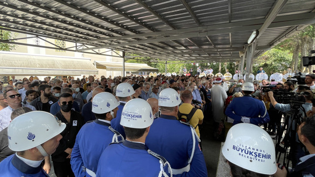 Usta oyuncu Civan Canova, Zincirlikuyu'da son yolculuğuna uğurlandı - Resim: 1