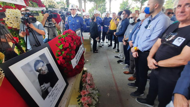 Usta oyuncu Civan Canova, Zincirlikuyu'da son yolculuğuna uğurlandı - Resim: 2